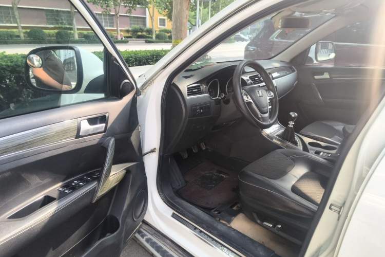 Used Zotye T600 2014 1.5T Manual Flagship Version Driver Seat
