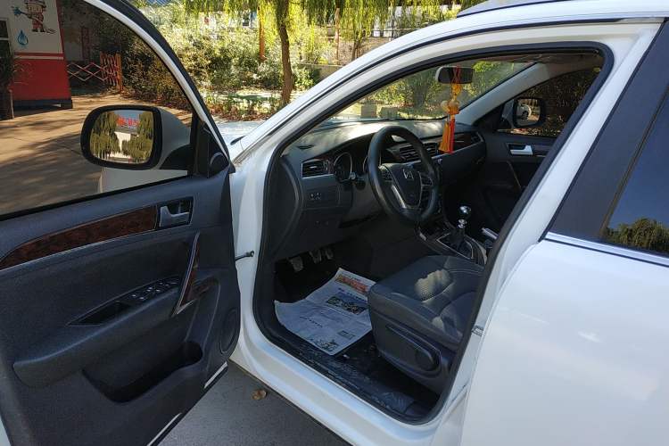 Used Zotye T600 2014 1.5T Manual Elite Edition Driver Seat