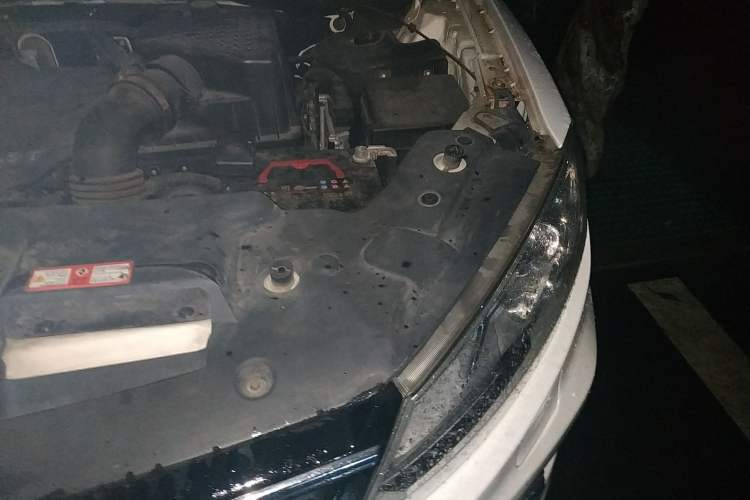 Used Zotye T600 2014 1.5T Manual Luxury Model Engine Bay Left