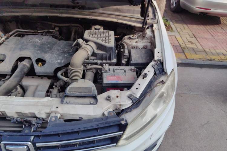Used Zotye T600 2014 1.5T Manual Luxury Model Engine Bay Left