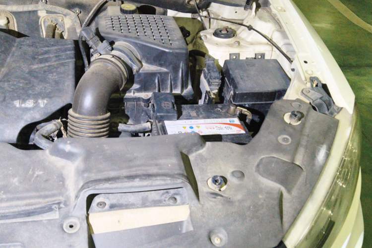 Used Zotye T600 2014 1.5T Manual Luxury Model Engine Bay Left