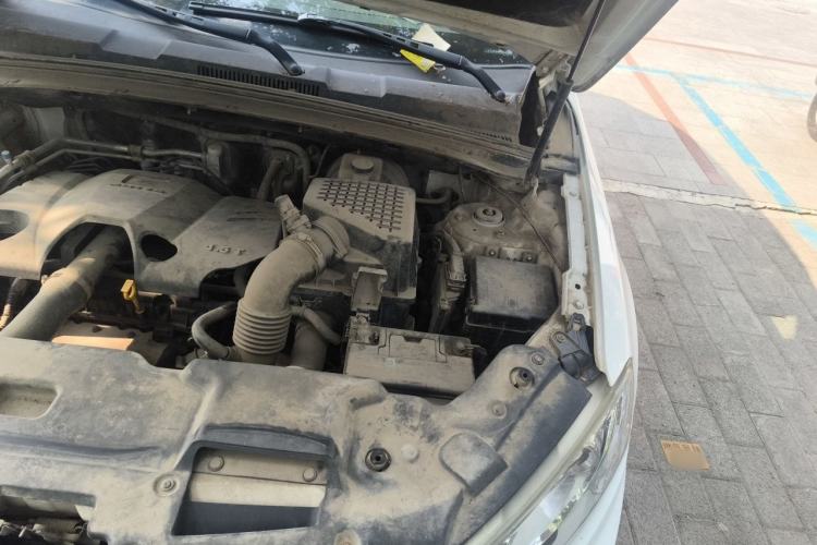 Used Zotye T600 2014 1.5T Manual Flagship Version Engine Bay Left
