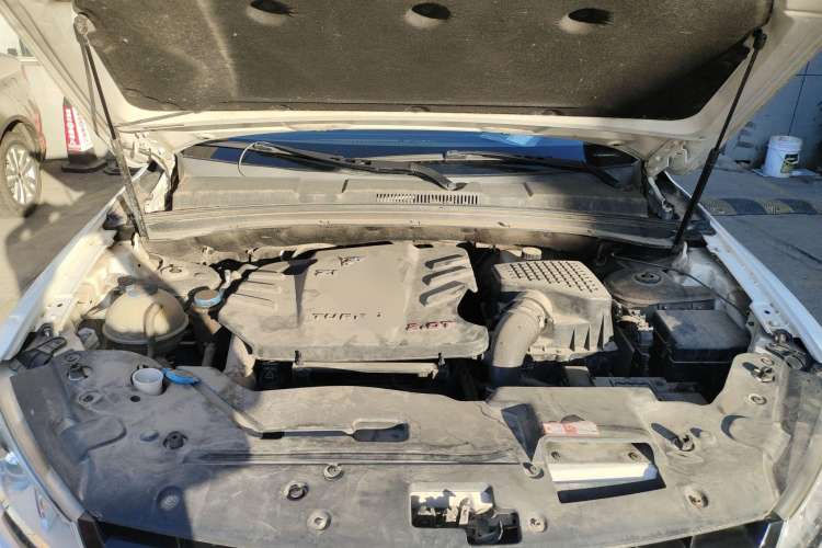 Used Zotye T600 2014 2.0T DCT Luxury Version Engine Bay