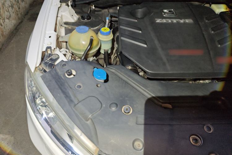Used Zotye T600 2014 2.0T DCT Luxury Version Engine Bay Right
