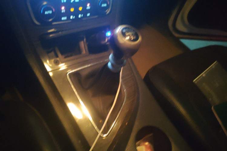 Used Zotye T600 2014 1.5T Manual Flagship Version Gear Lever