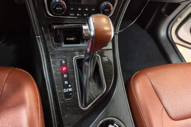 Used Zotye T600 2014 2.0T DCT Luxury Version Gear Lever