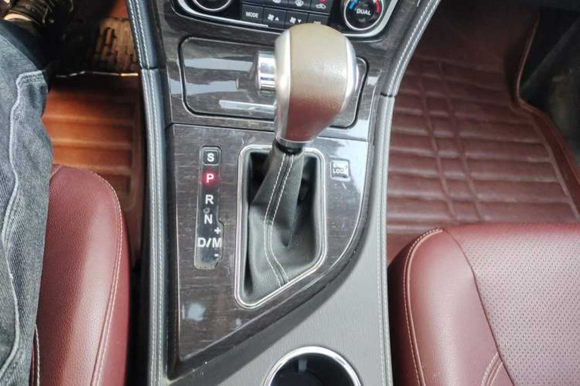 Used Zotye T600 2014 2.0T DCT Luxury Version Gear Lever