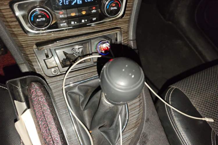 Used Zotye T600 2014 1.5T Manual Flagship Version Gear Lever