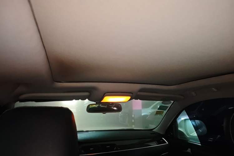 Used Zotye T600 2014 1.5T Manual Luxury Model Headliner