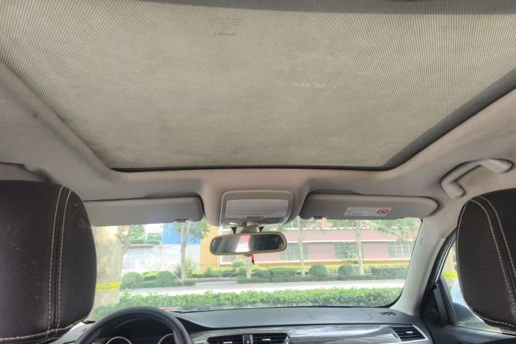 Used Zotye T600 2014 1.5T Manual Flagship Version Headliner