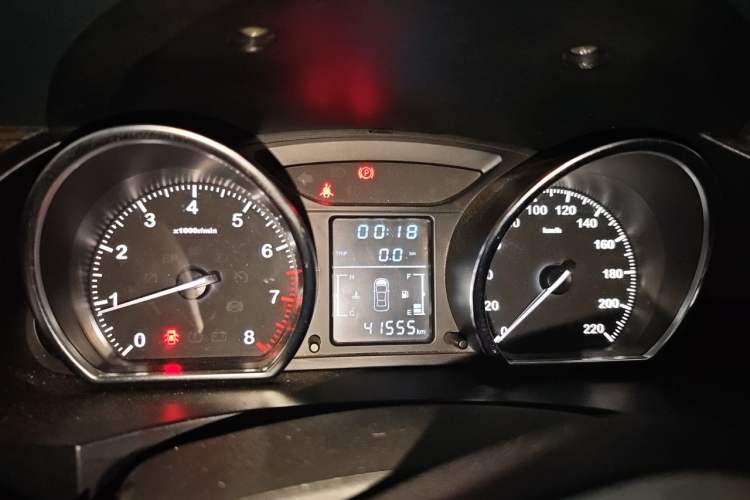 Used Zotye T600 2014 1.5T Manual Luxury Model Instrument Cluster