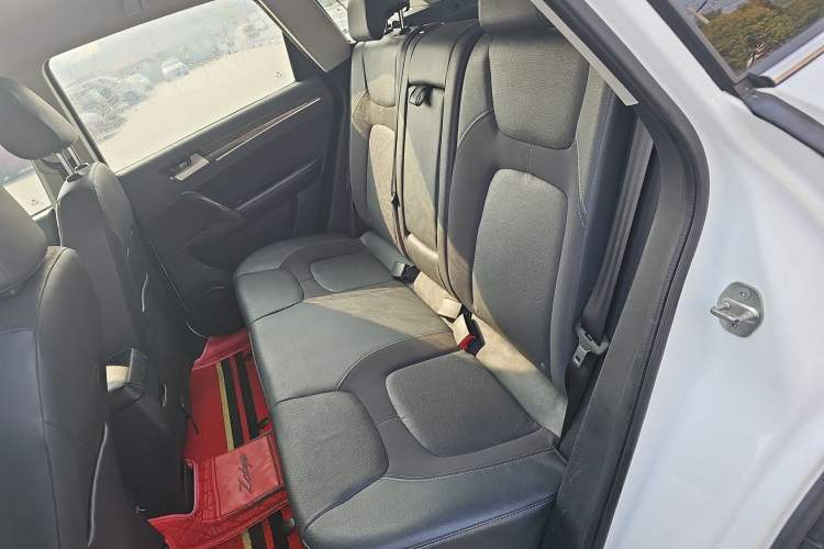 Used Zotye T600 2014 1.5T Manual Luxury Model Interior 1