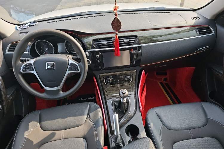 Used Zotye T600 2014 1.5T Manual Luxury Model Interior 3