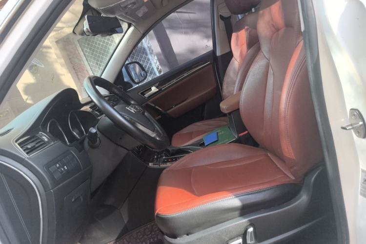 Used Zotye T600 2014 2.0T DCT Luxury Version Left Front Seat