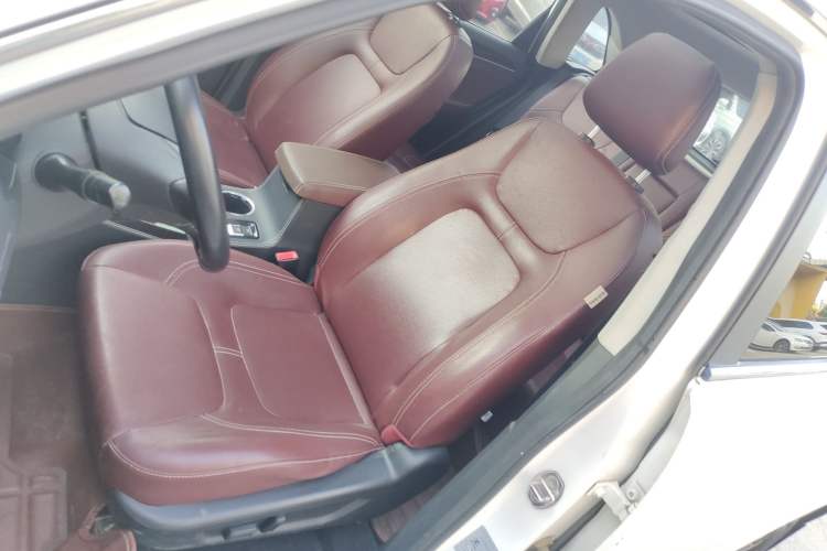 Used Zotye T600 2014 2.0T DCT Luxury Version Left Front Seat