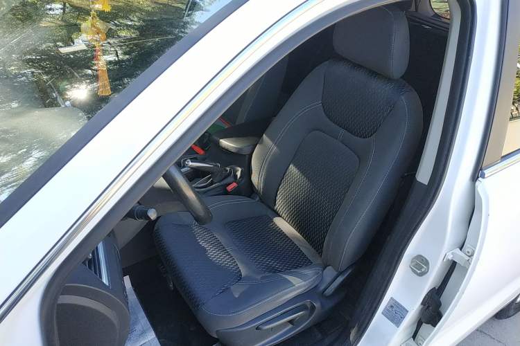 Used Zotye T600 2014 1.5T Manual Elite Edition Left Front Seat