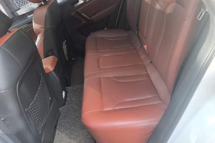 Used Zotye T600 2014 2.0T DCT Luxury Version Left Rear Seat