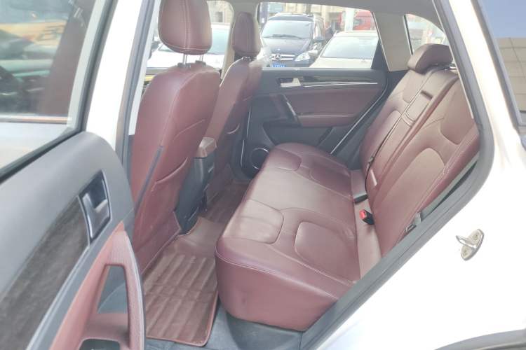 Used Zotye T600 2014 2.0T DCT Luxury Version Left Rear Seat