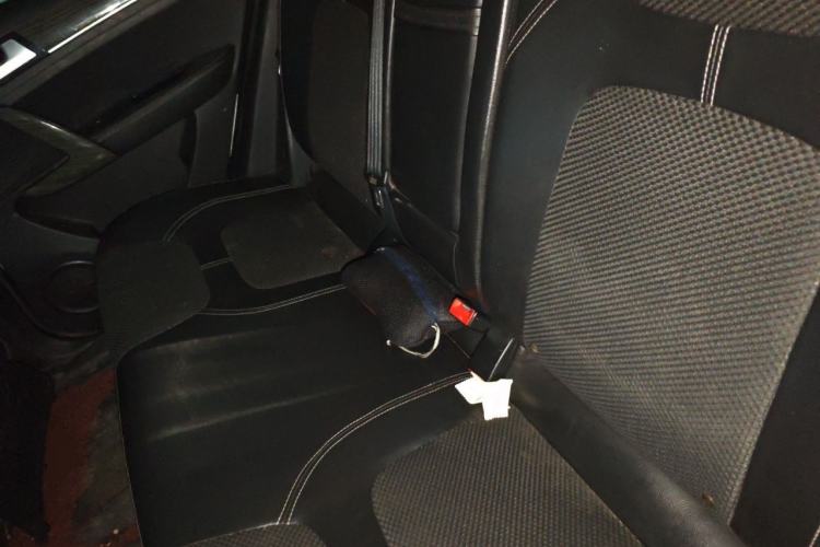 Used Zotye T600 2014 1.5T Manual Flagship Version Left Rear Seat