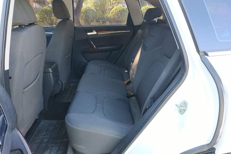 Used Zotye T600 2014 1.5T Manual Elite Edition Left Rear Seat