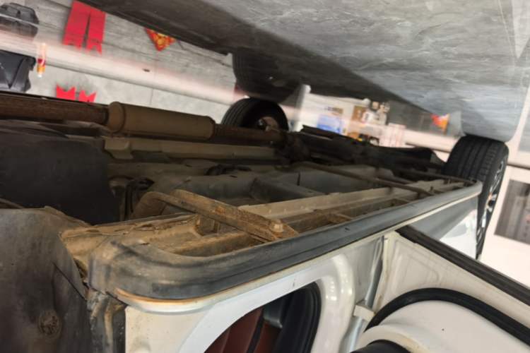 Used Zotye T600 2014 2.0T DCT Luxury Version Left Side Sill