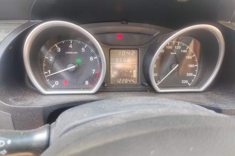 Used Zotye T600 2014 1.5T Manual Flagship Version Odometer Close Up