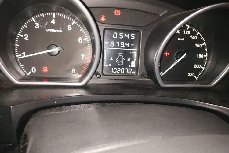 Used Zotye T600 2014 1.5T Manual Luxury Model Odometer Close Up