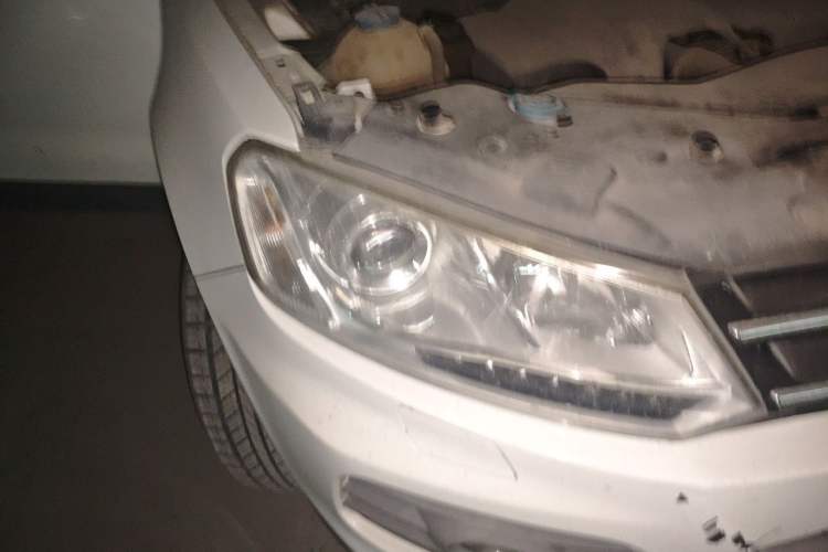 Used Zotye T600 2014 1.5T Manual Flagship Version Right Front Headlight
