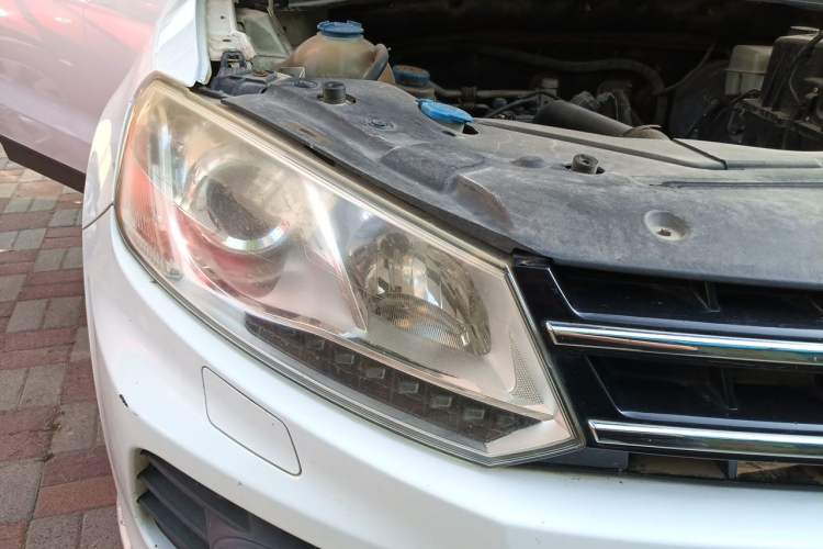 Used Zotye T600 2014 1.5T Manual Elite Edition Right Front Headlight