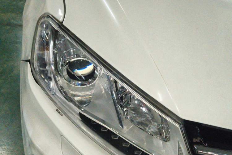 Used Zotye T600 2014 1.5T Manual Luxury Model Right Front Headlight