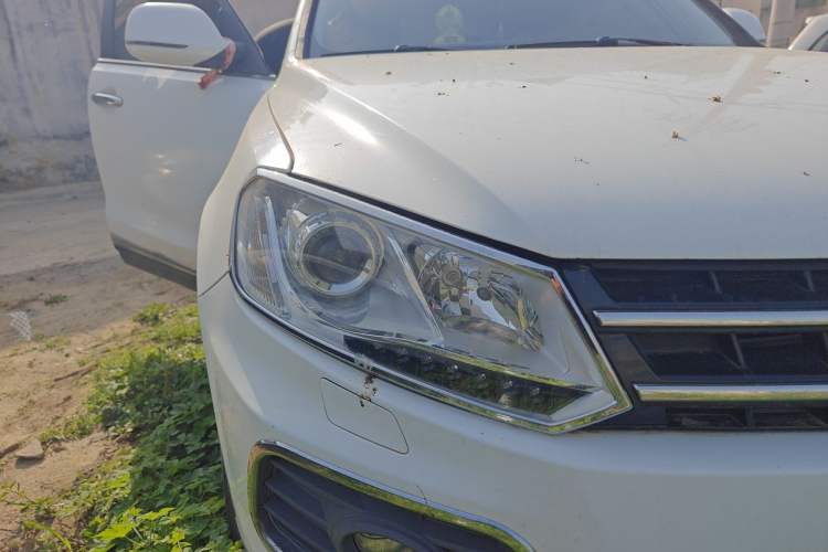 Used Zotye T600 2014 1.5T Manual Flagship Version Right Front Headlight