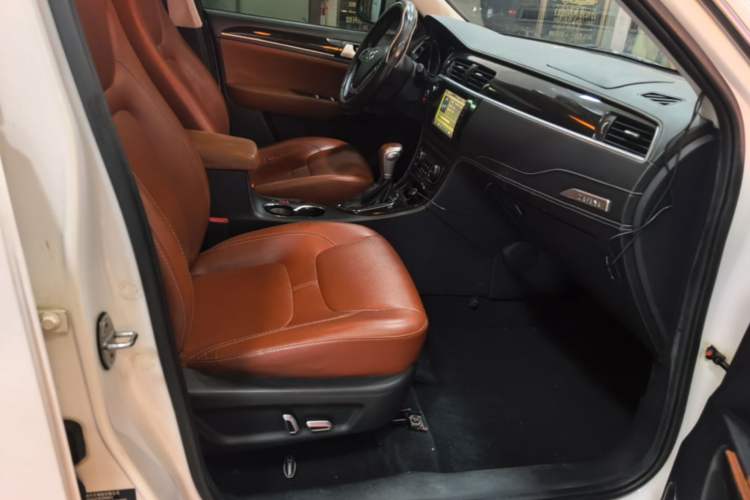 Used Zotye T600 2014 2.0T DCT Luxury Version Right Front Seat