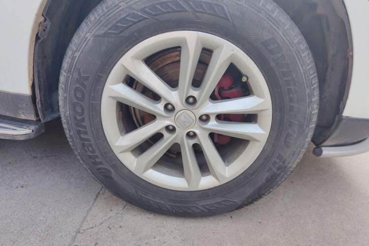 Used Zotye T600 2014 1.5T Manual Luxury Model Right Front Wheel Hub