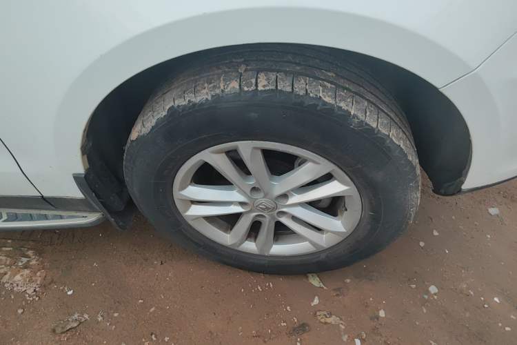 Used Zotye T600 2014 1.5T Manual Elite Edition Right Front Wheel Hub
