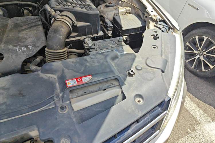 Used Zotye T600 2014 1.5T Manual Elite Edition Engine Bay Left