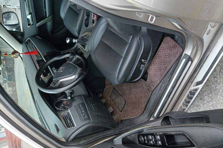 Used Zotye T600 2014 1.5T Manual Flagship Version Interior 1