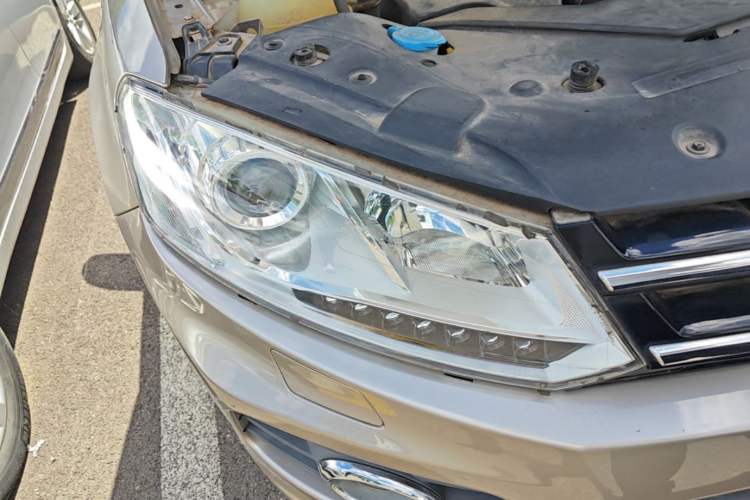 Used Zotye T600 2014 1.5T Manual Elite Edition Right Front Headlight
