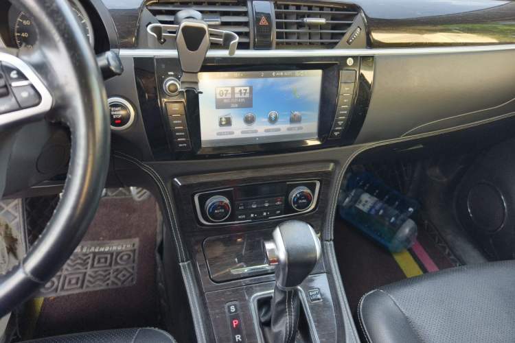 Used Zotye T600 2015 2.0T DCT Prestige Edition Audio And AC Panel
