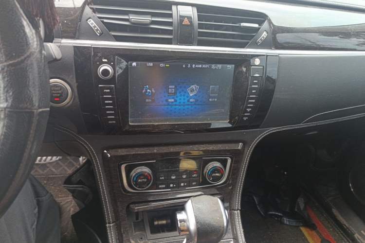 Used Zotye T600 2015 2.0T DCT Luxury Version Audio And AC Panel