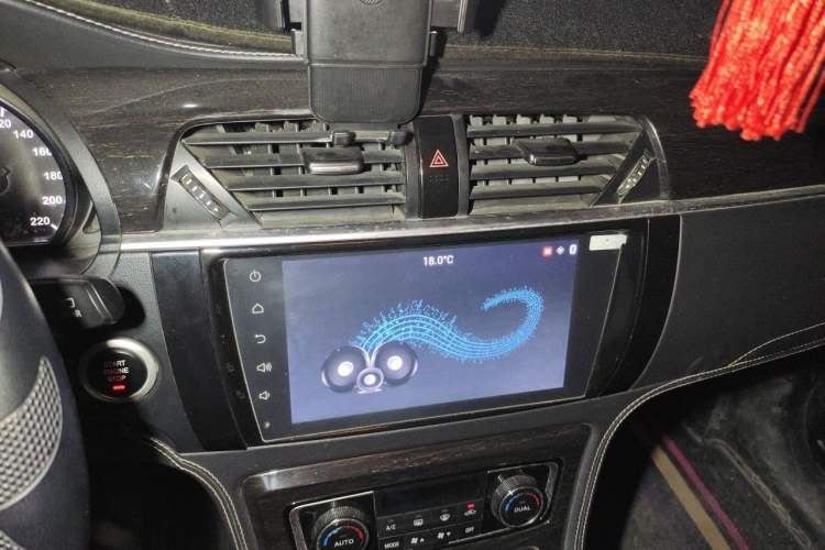 Used Zotye T600 2015 2.0T DCT Prestige Edition Audio And AC Panel