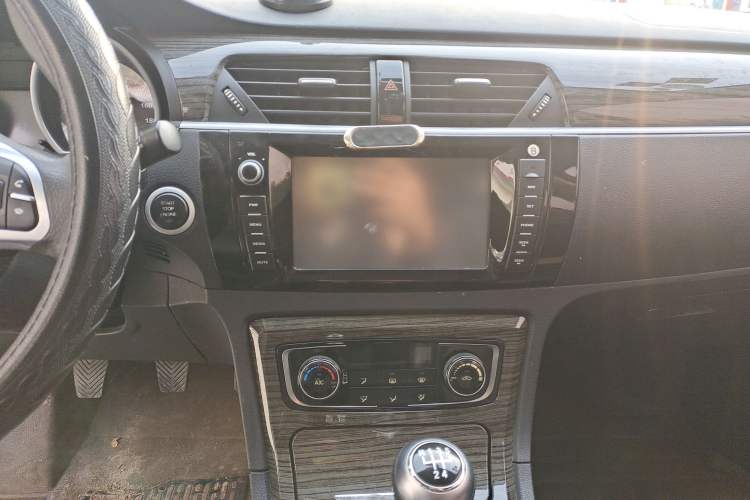 Used Zotye T600 2015 1.5T Manual Luxury Model Audio And AC Panel