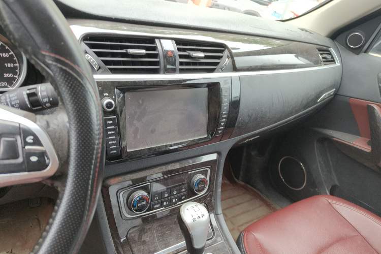 Used Zotye T600 2015 Family Edition 2.0T Manual Luxury Version Audio And AC Panel