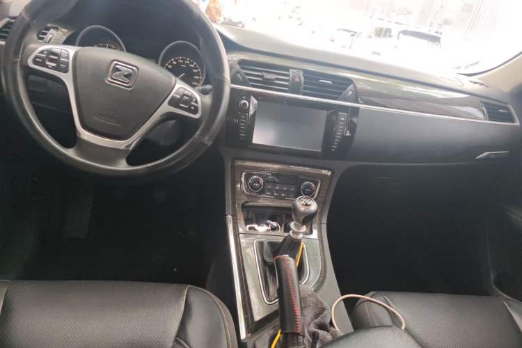 Used Zotye T600 2015 1.5T Manual Luxury Model Center Console
