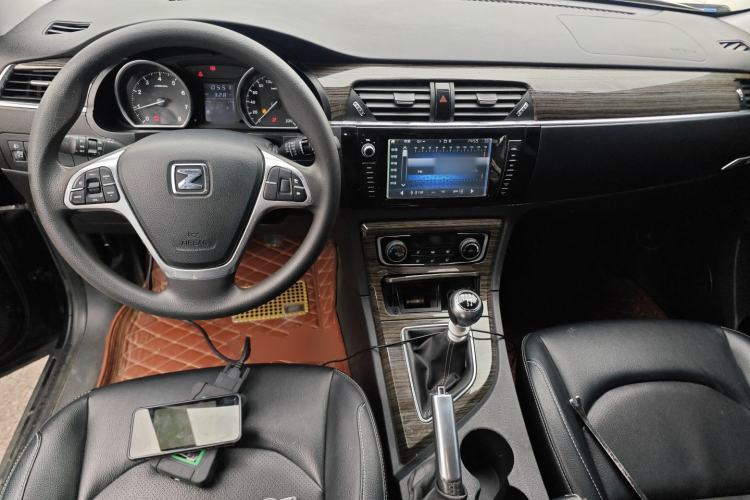 Used Zotye T600 2015 1.5T Manual Luxury Model Center Console