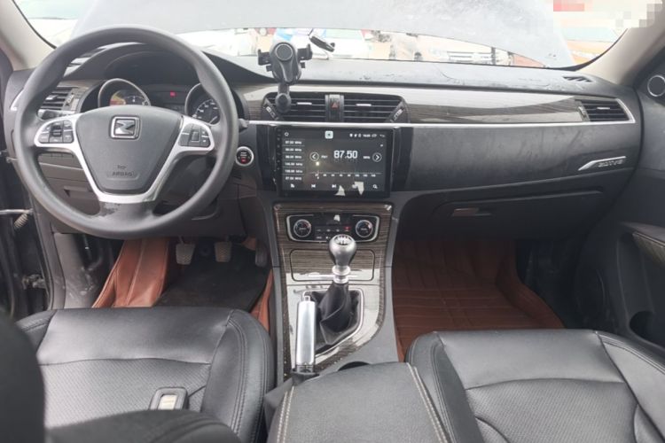 Used Zotye T600 2015 1.5T Manual Luxury Model Center Console