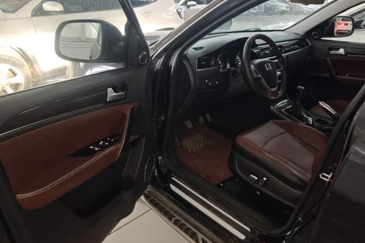 Used Zotye T600 2015 Family Edition 2.0T Manual Luxury Version Driver Seat