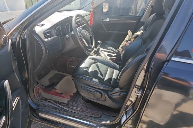 Used Zotye T600 2015 1.5T Manual Luxury Model Driver Seat