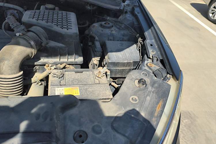 Used Zotye T600 2015 1.5T Manual Elite Model Engine Bay Left