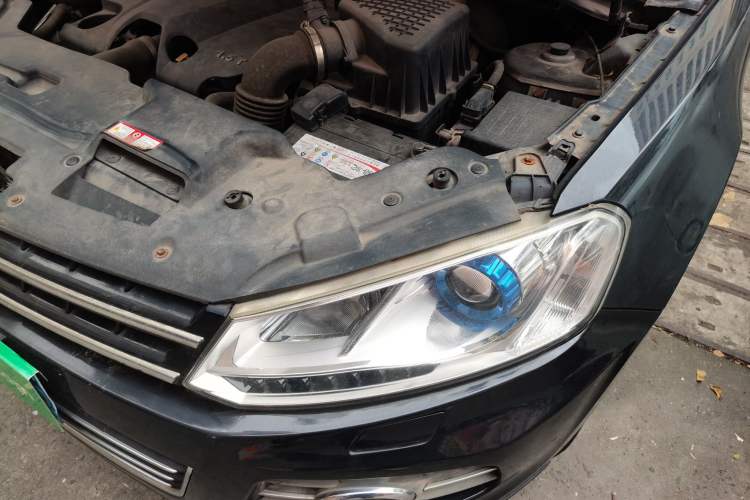 Used Zotye T600 2015 1.5T Manual Luxury Model Engine Bay Left