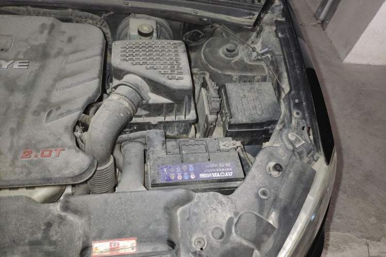 Used Zotye T600 2015 2.0T DCT Prestige Edition Engine Bay Left